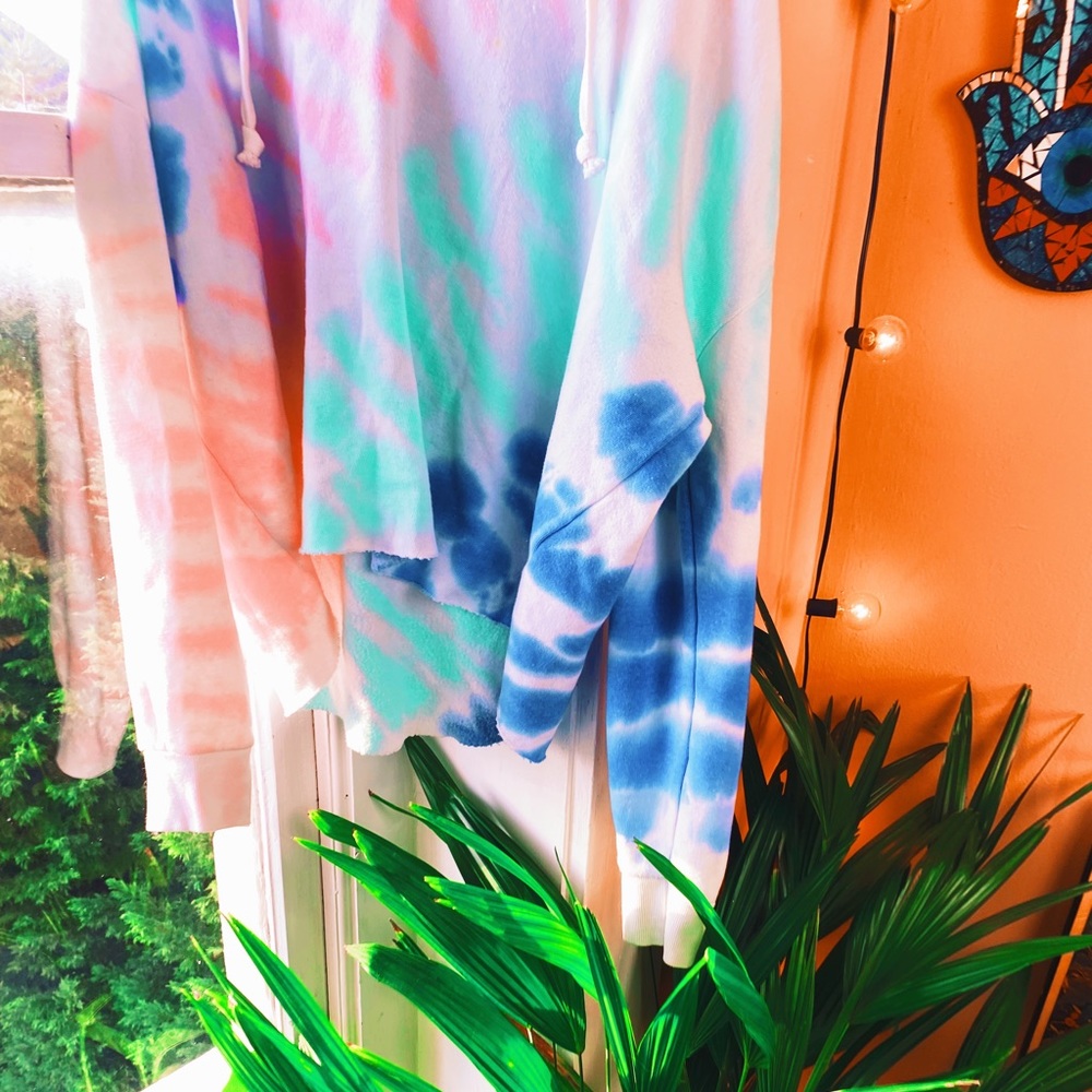 Ocean Drive// Pastel Oversized Tie Dye Drawstring White Hoodie 💫 - Picture 4 of 8